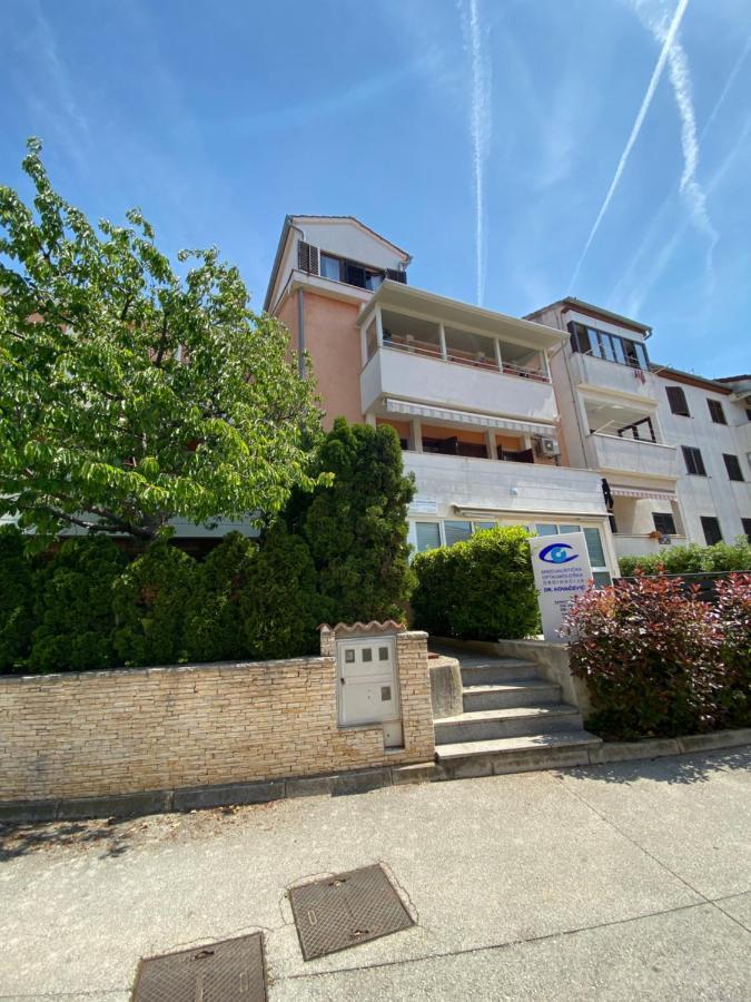 Apartman Paulo Porec Bagian luar foto